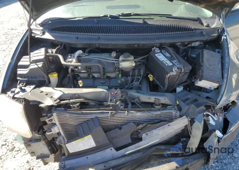 2006 Chrysler Town & Country from USA, damaged, VIN 1A4GP45R16B739832